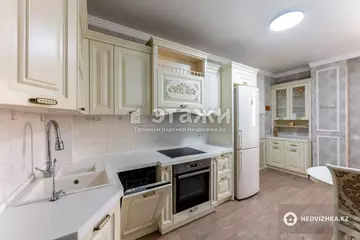 81.4 м², 2-комнатная квартира, этаж 9 из 9, 81 м², изображение - 1