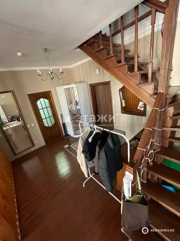 3-комнатная квартира, этаж 9 из 10, 124 м²