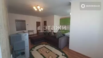 4-комнатная квартира, этаж 8 из 10, 77 м²