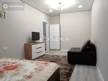 1-комнатная квартира, этаж 3 из 25, 50 м², на длительный срок