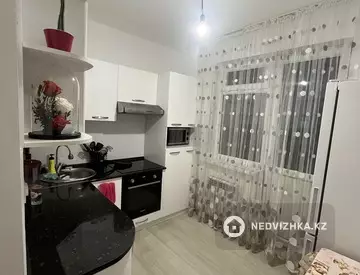 1-комнатная квартира, этаж 3 из 16, 36 м², на длительный срок