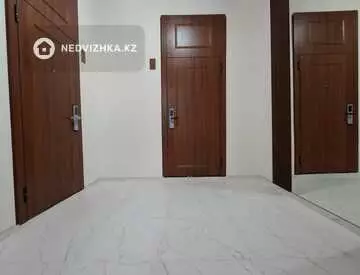 3-комнатная квартира, этаж 2 из 3, 127 м²