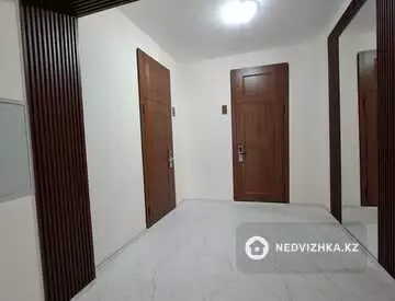 3-комнатная квартира, этаж 2 из 3, 127 м²