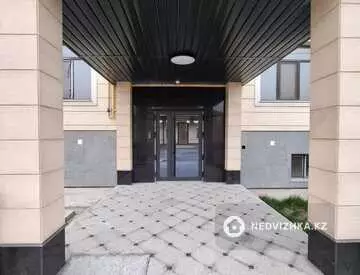 3-комнатная квартира, этаж 2 из 3, 127 м²
