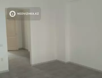 2-комнатная квартира, этаж 2 из 4, 63 м², на длительный срок