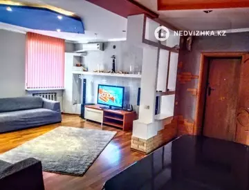 3-комнатная квартира, этаж 4 из 5, 100 м², посуточно