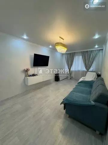 2-комнатная квартира, этаж 3 из 5, 64 м²