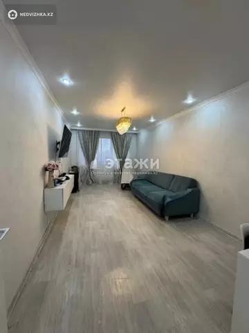 2-комнатная квартира, этаж 3 из 5, 64 м²