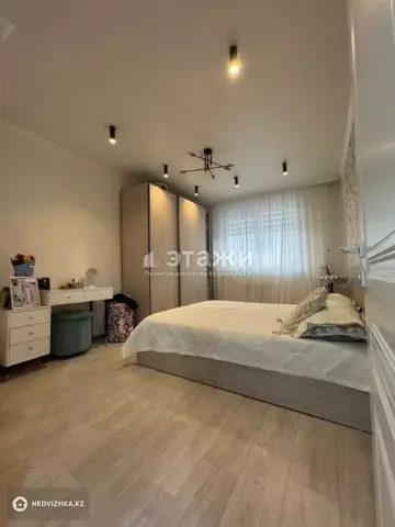 2-комнатная квартира, этаж 3 из 5, 64 м²