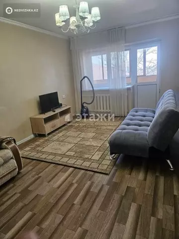 2-комнатная квартира, этаж 3 из 5, 50 м²
