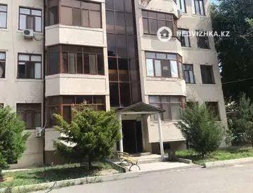 2-комнатная квартира, этаж 1 из 4, 70 м², на длительный срок