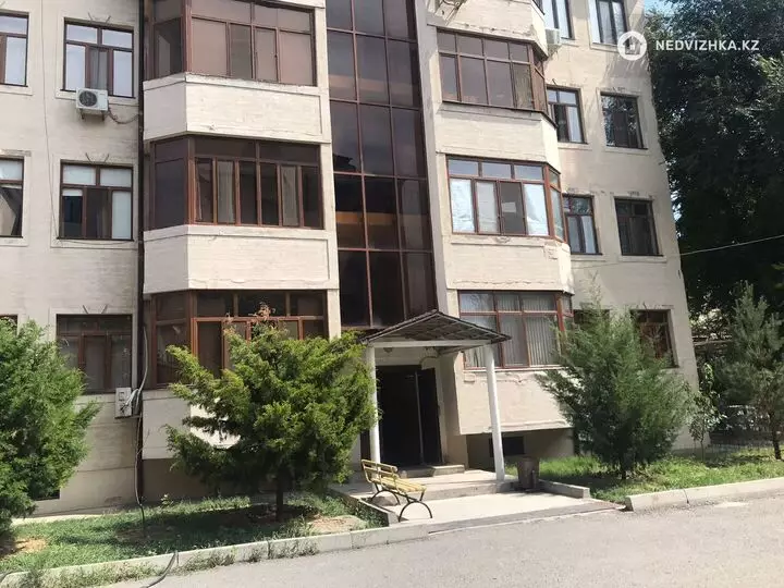 70 м², 2-комнатная квартира, этаж 1 из 4, 70 м², на длительный срок, изображение - 1