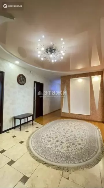 5-комнатная квартира, этаж 5 из 20, 198 м²