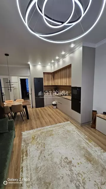 3-комнатная квартира, этаж 4 из 12, 74 м²