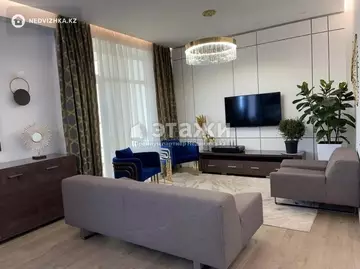 3-комнатная квартира, этаж 8 из 12, 114 м²
