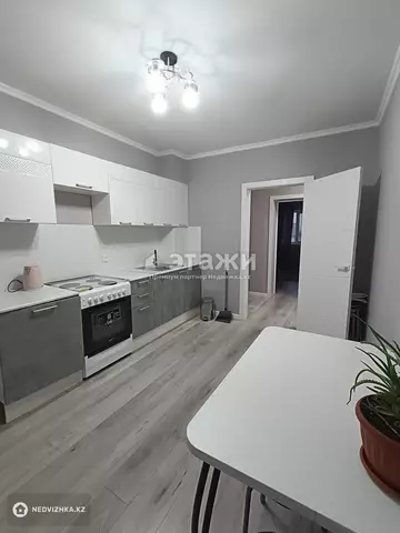1-комнатная квартира, этаж 8 из 9, 42 м²