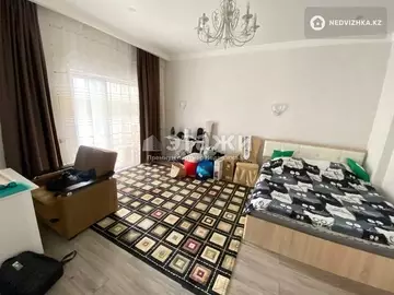 1-комнатная квартира, этаж 4 из 10, 40 м²