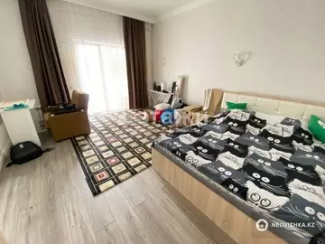 1-комнатная квартира, этаж 4 из 10, 40 м²