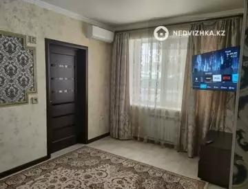 2-комнатная квартира, этаж 2 из 3, 40 м², посуточно