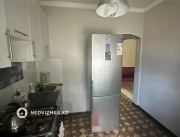 2-комнатная квартира, этаж 2 из 3, 40 м², посуточно