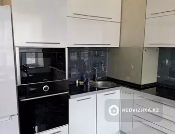 1-комнатная квартира, этаж 3 из 5, 38 м², на длительный срок