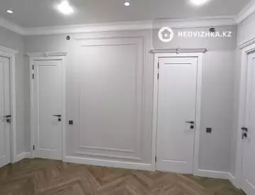 4-комнатная квартира, этаж 2 из 9, 140 м²