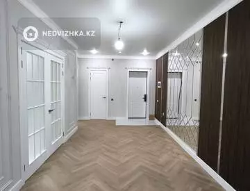 4-комнатная квартира, этаж 2 из 9, 140 м²