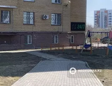 Офисное помещение, этаж 1 из 12, в жилом доме, 44 м²