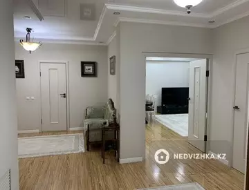3-комнатная квартира, этаж 10 из 14, 119 м²