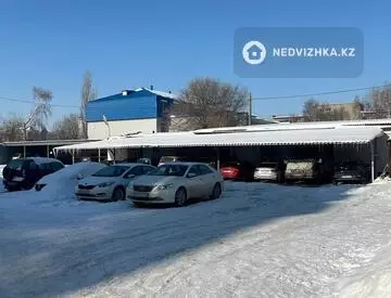 Здание, 3 этажа, 949 м²