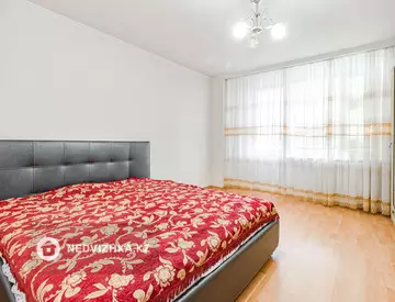 3-комнатная квартира, этаж 13 из 13, 90 м²