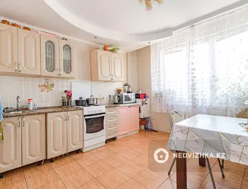 3-комнатная квартира, этаж 13 из 13, 90 м²