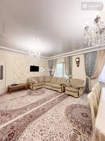 4-комнатная квартира, этаж 3 из 8, 170 м²