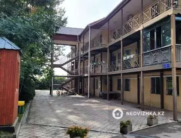 4-комнатная квартира, этаж 3 из 3, 150 м²