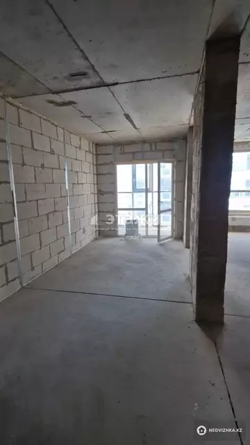 1-комнатная квартира, этаж 11 из 18, 42 м²