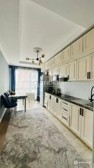 2-комнатная квартира, этаж 8 из 13, 64 м²