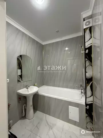 1-комнатная квартира, этаж 4 из 5, 42 м²