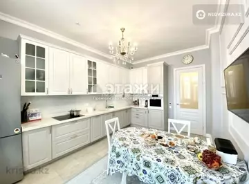 4-комнатная квартира, этаж 8 из 17, 135 м²