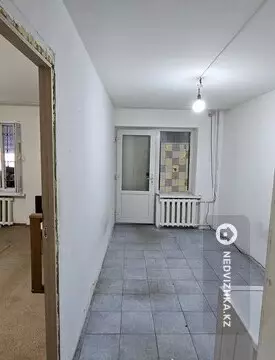 1-комнатная квартира, этаж 1 из 5, 38 м²