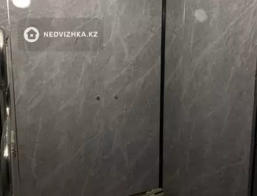 4-комнатная квартира, этаж 4 из 5, 72 м²