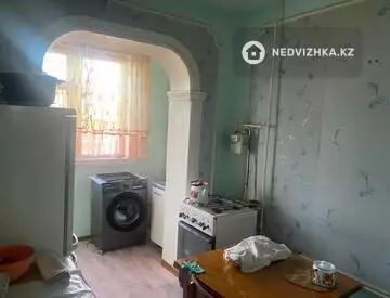 3-комнатная квартира, этаж 4 из 5, 80 м²