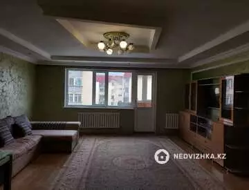 2-комнатная квартира, этаж 3 из 5, 82 м²