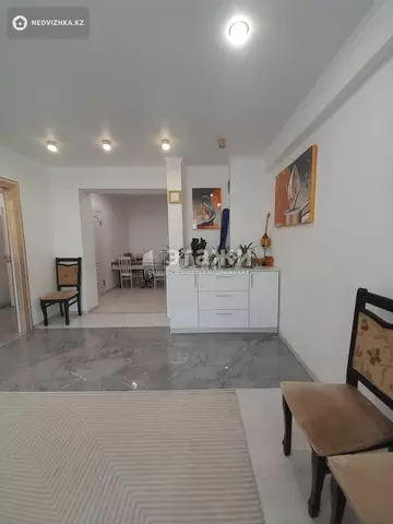 2-комнатная квартира, этаж 3 из 12, 68 м²