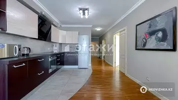 3-комнатная квартира, этаж 8 из 17, 128 м², на длительный срок