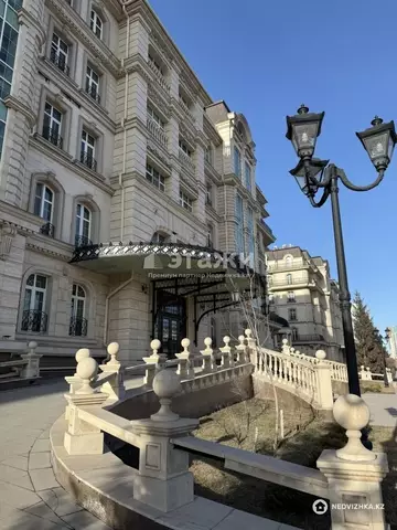 3-комнатная квартира, этаж 1 из 6, 160 м²