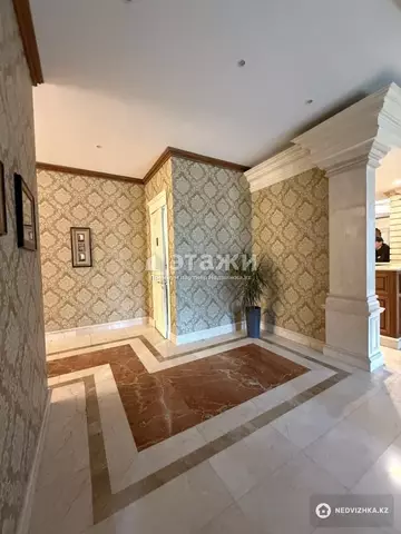 3-комнатная квартира, этаж 1 из 6, 160 м²