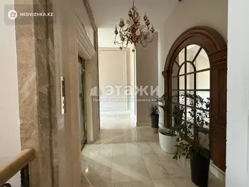 3-комнатная квартира, этаж 1 из 6, 160 м²