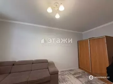 1-комнатная квартира, этаж 10 из 10, 38 м²