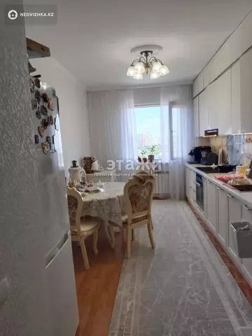 4-комнатная квартира, этаж 14 из 14, 104 м²