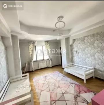 4-комнатная квартира, этаж 9 из 10, 185 м²